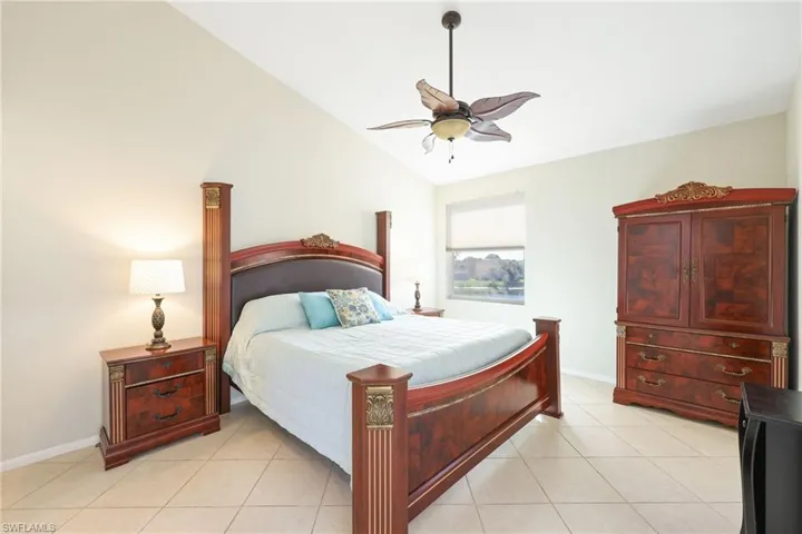7828 Gardner Dr # 202, Naples, Florida 34109