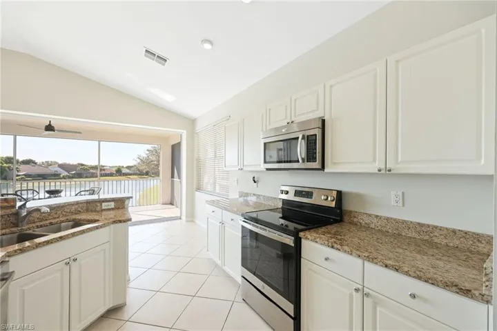 7828 Gardner Dr # 202, Naples, Florida 34109