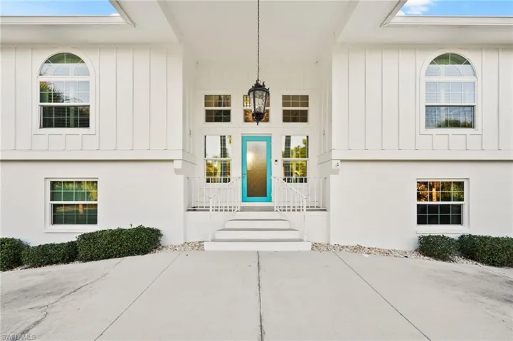 Formal entry and Drive Court