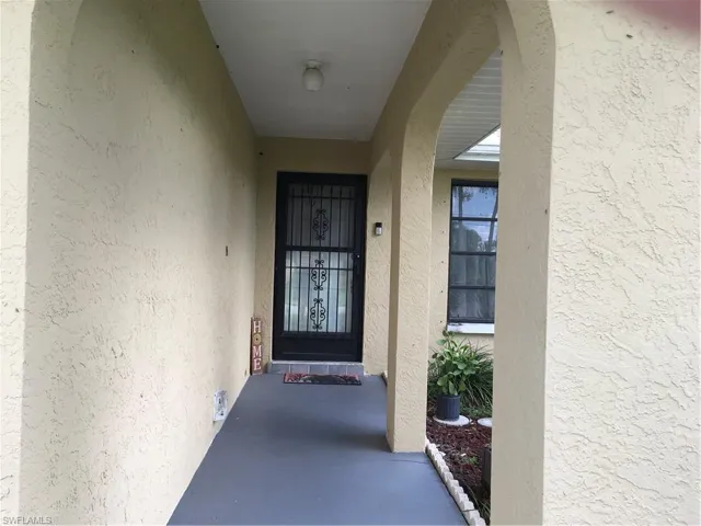 1202 Se 21st Ln, Cape Coral, Florida 33990