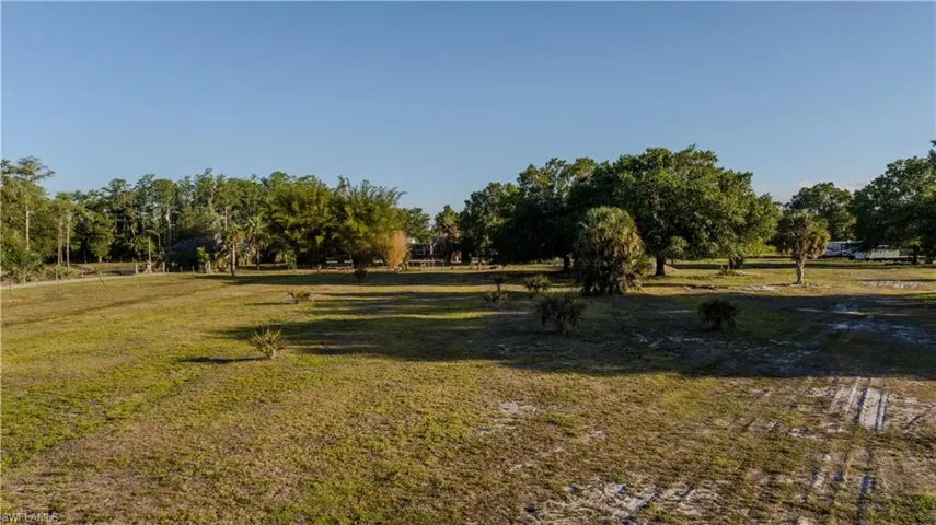 3880 Packinghouse Rd, Alva FL 33920