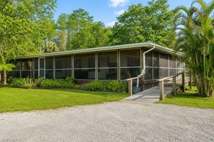 3880 Packinghouse Rd, Alva FL 33920