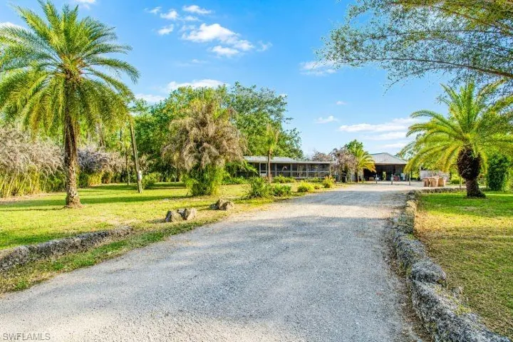 3880 Packinghouse Rd, Alva FL 33920