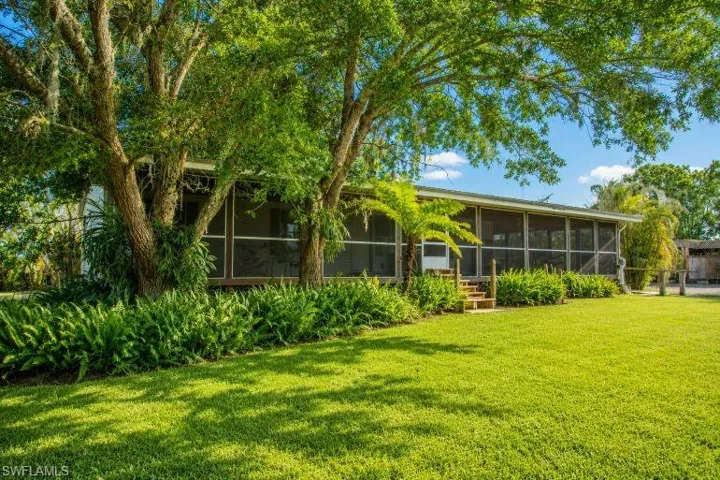 3880 Packinghouse Rd, Alva FL 33920