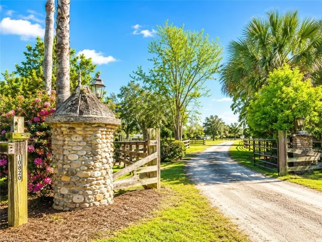3880 Packinghouse Rd, Alva FL 33920