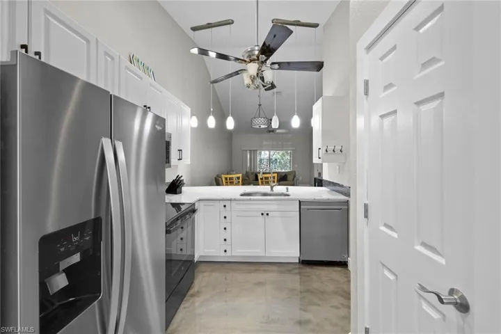 3540  Avion Woods  CT, Naples, FL 34104