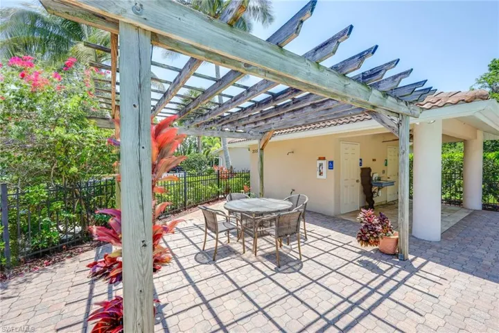 3540  Avion Woods  CT, Naples, FL 34104