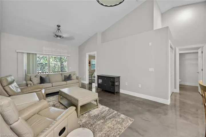 3540  Avion Woods  CT, Naples, FL 34104