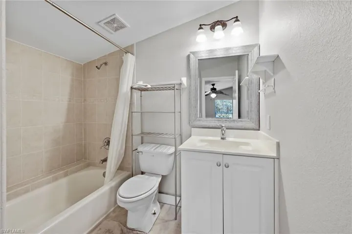 3540  Avion Woods  CT, Naples, FL 34104