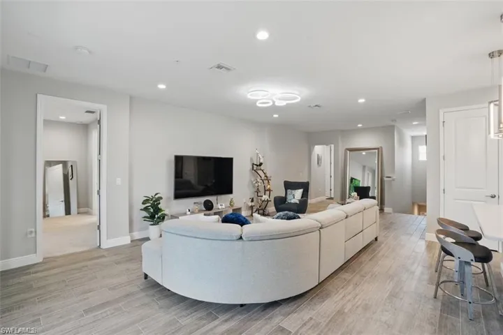 2567 Seychelles Dr 206, Naples, Florida 34112