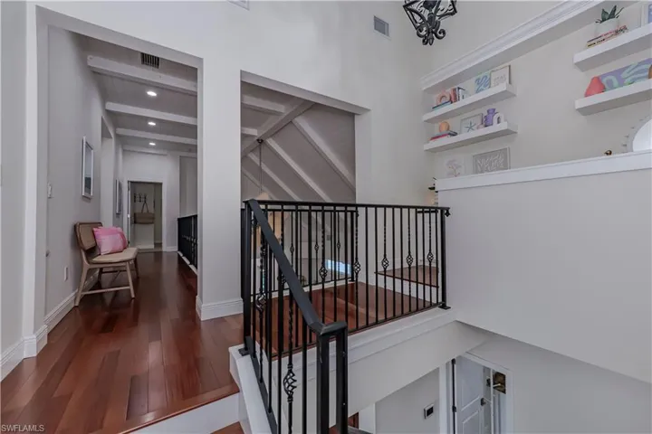hallway on 2nd floor to bedrooms and study area