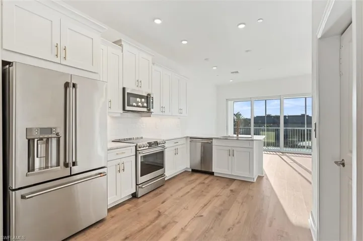 1620 Seahaven Dr unit 405 ~ Ready Now