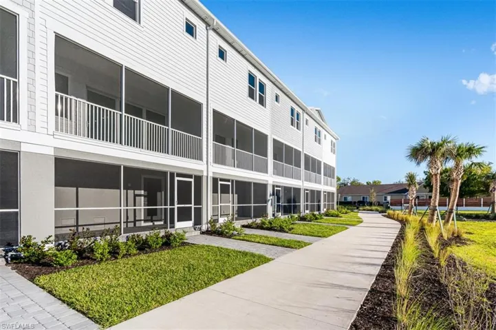 1620 Seahaven Dr unit 405 ~ Ready Now