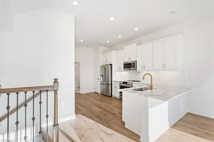 1620 Seahaven Dr unit 405 ~ Ready Now