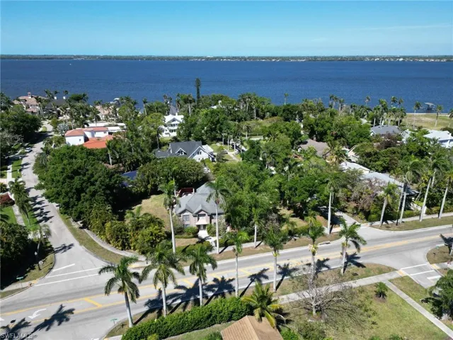 Bird's eye view featuring a view of the river