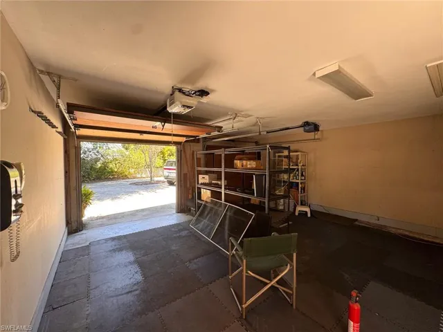 2 car garage w auto door opener