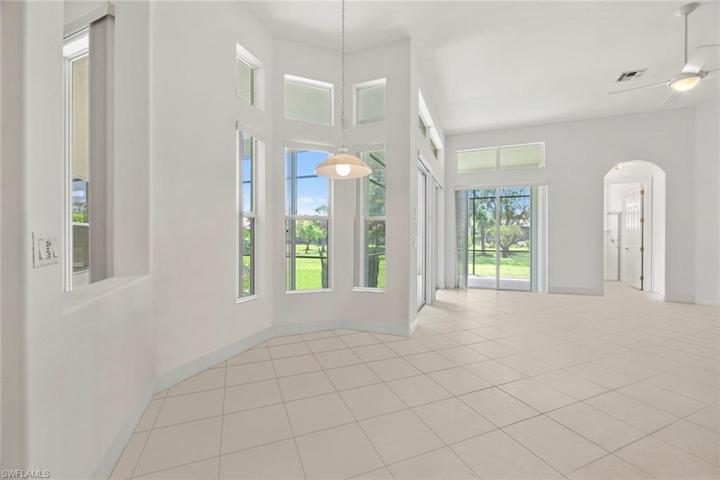 ***VIRTUALLY CLEARED*** Breakfast room