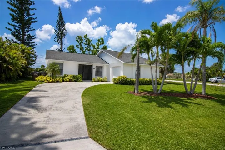 1913 Se 15th Pl, Cape Coral, Florida 33990