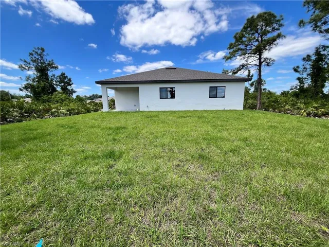 344  Pembroke  ST, Lehigh Acres, FL 33974