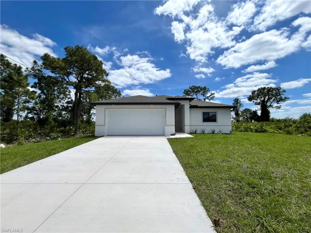 344  Pembroke  ST, Lehigh Acres, FL 33974