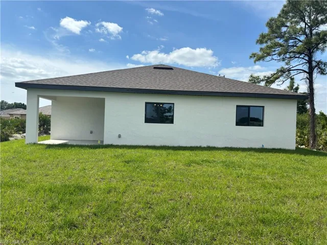 344  Pembroke  ST, Lehigh Acres, FL 33974