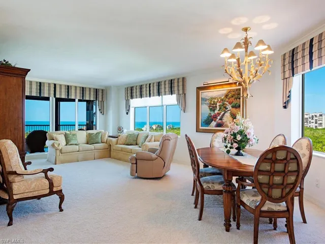 7425  Pelican Bay  BLVD, Naples, FL 34108