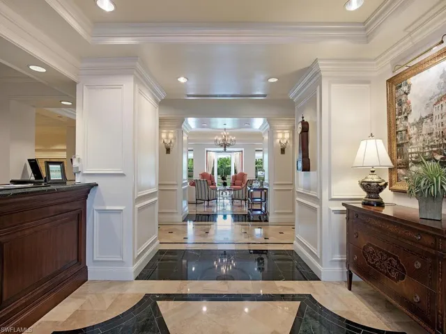 7425  Pelican Bay  BLVD, Naples, FL 34108
