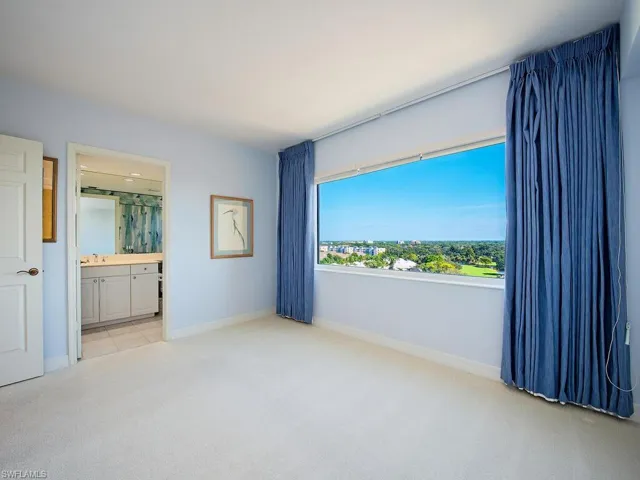 7425  Pelican Bay  BLVD, Naples, FL 34108