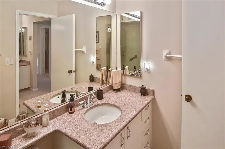 802  McGregor Park  CIR, Fort Myers, FL 33908