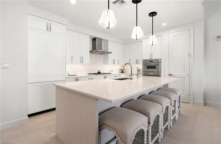 1125  Central  AVE, Naples, FL 34102
