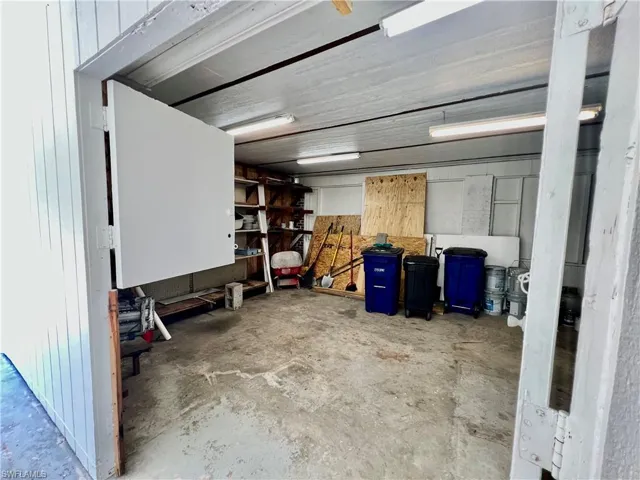 Storage/workshop
