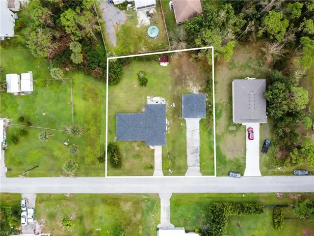 Birds eye view of property