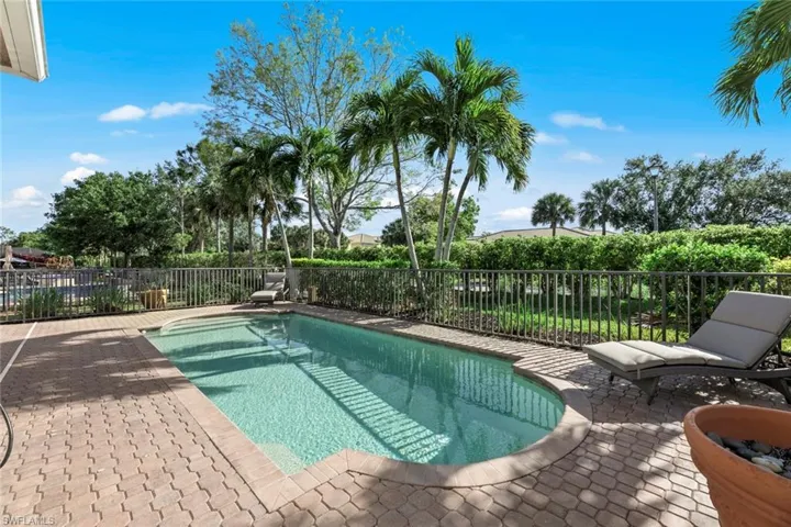 11203  Sand Pine  CT, Fort Myers, FL 33913