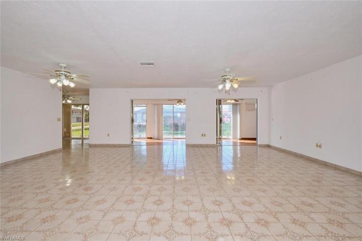 4528 SE 9th AVE, CAPE CORAL FL 33904