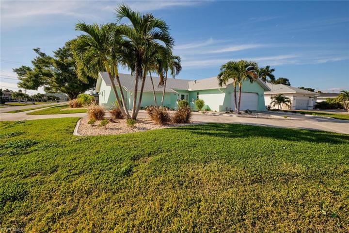 4528 SE 9th AVE, CAPE CORAL FL 33904