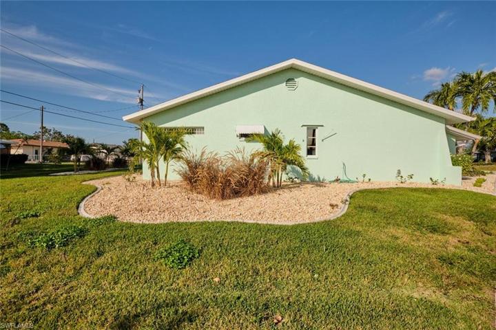 4528 SE 9th AVE, CAPE CORAL FL 33904