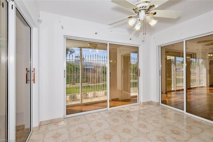 4528 SE 9th AVE, CAPE CORAL FL 33904