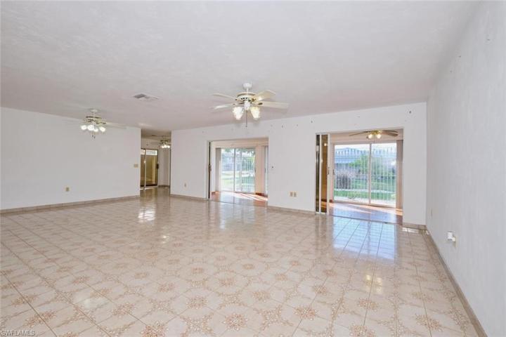 4528 SE 9th AVE, CAPE CORAL FL 33904