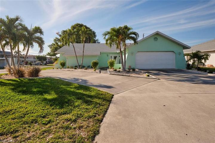 4528 SE 9th AVE, CAPE CORAL FL 33904