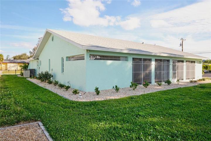 4528 SE 9th AVE, CAPE CORAL FL 33904