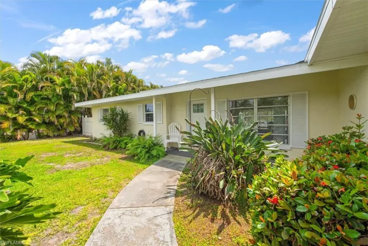 1728 Club House Rd, North Fort Myers, Florida 33917
