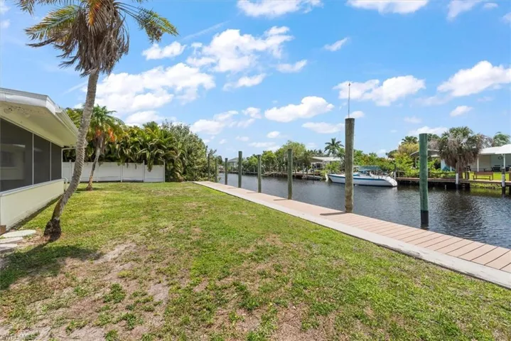 1728 Club House Rd, North Fort Myers, Florida 33917