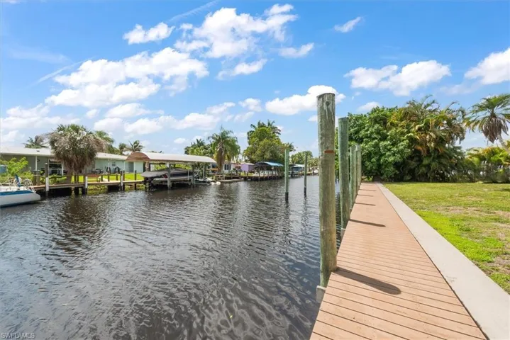 1728 Club House Rd, North Fort Myers, Florida 33917