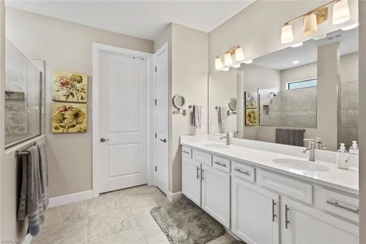 Primary Suite Bathroom