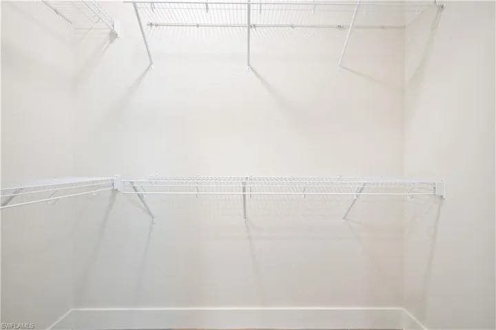Master Walk-In 2