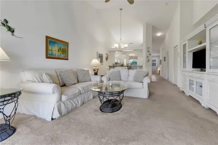 395  Robin Hood  CIR, Naples, FL 34104