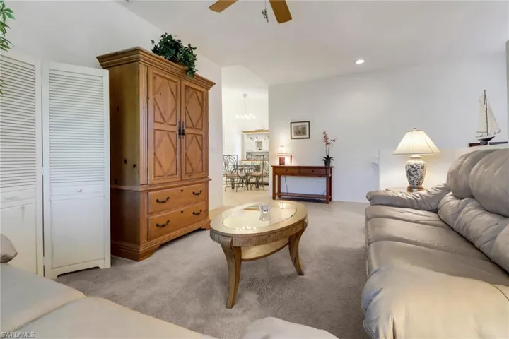 395  Robin Hood  CIR, Naples, FL 34104