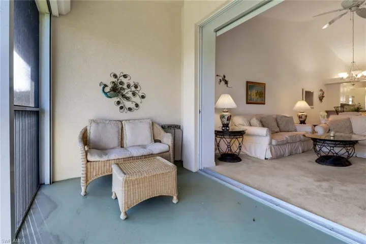 395  Robin Hood  CIR, Naples, FL 34104