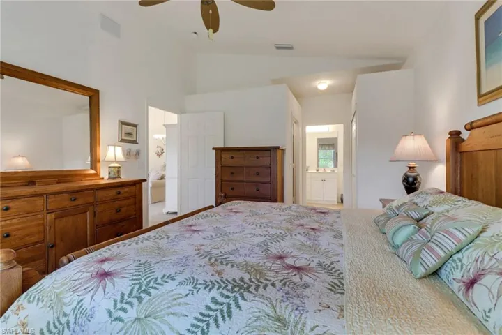 395  Robin Hood  CIR, Naples, FL 34104
