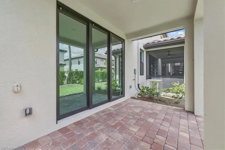 1533 Lake Jessup Cir, Cape Coral, Florida 33909